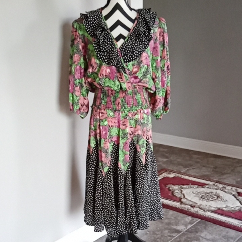 Vintage Susan Tudor Large Dress Set